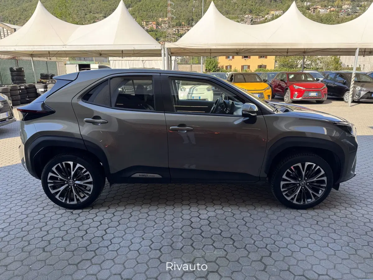 Toyota Yaris Cross usata a Como (13)