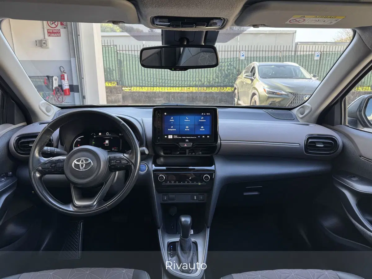 Toyota Yaris Cross usata a Como (8)