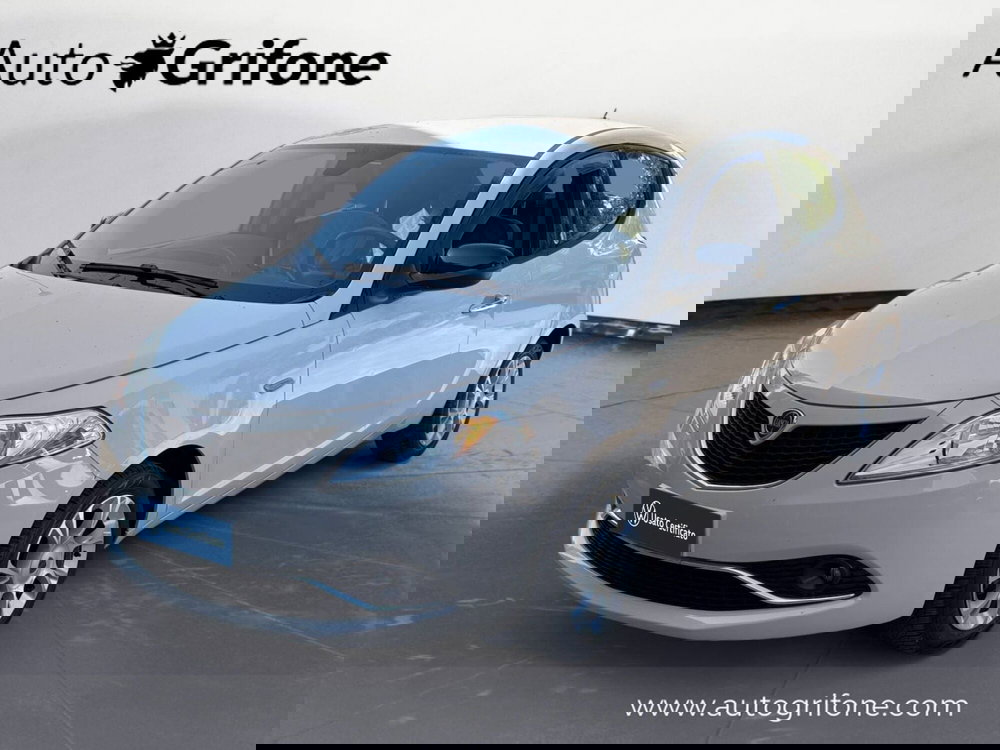 Lancia Ypsilon usata a Modena