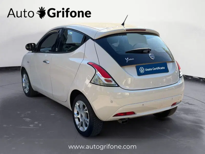 Lancia Ypsilon usata a Modena (3)