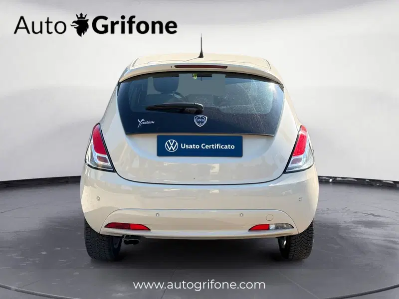 Lancia Ypsilon usata a Modena (4)