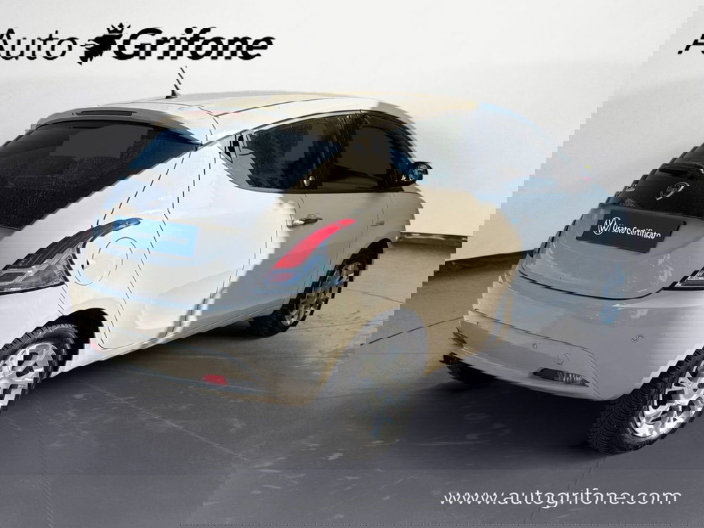 Lancia Ypsilon usata a Modena (5)