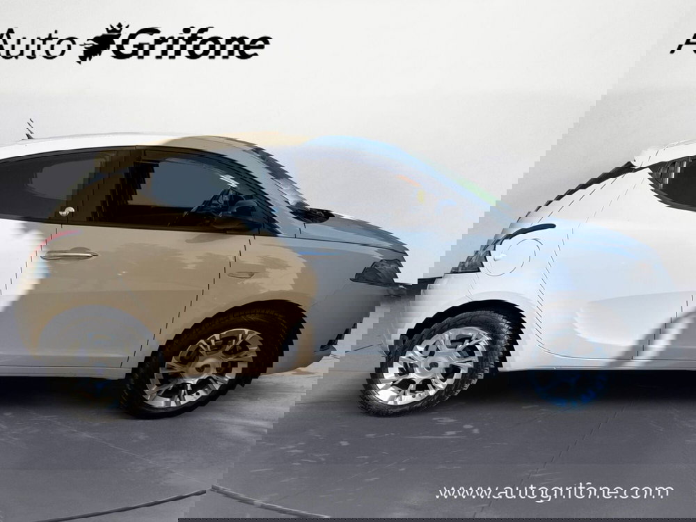 Lancia Ypsilon usata a Modena (6)