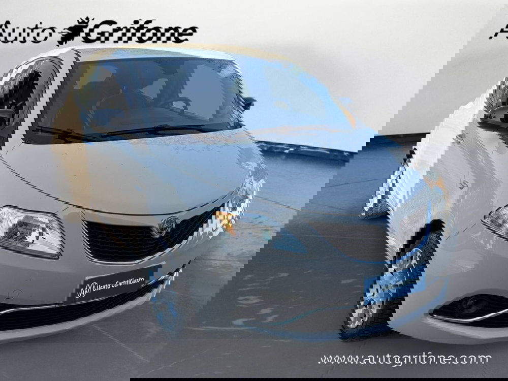 Lancia Ypsilon usata a Modena (7)