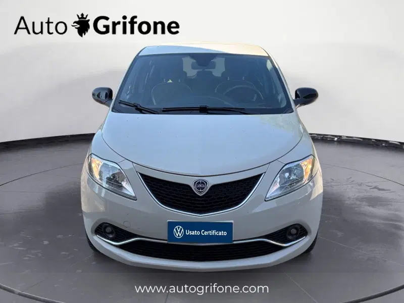 Lancia Ypsilon usata a Modena (8)