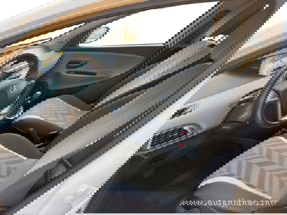 Lancia Ypsilon usata a Modena (9)