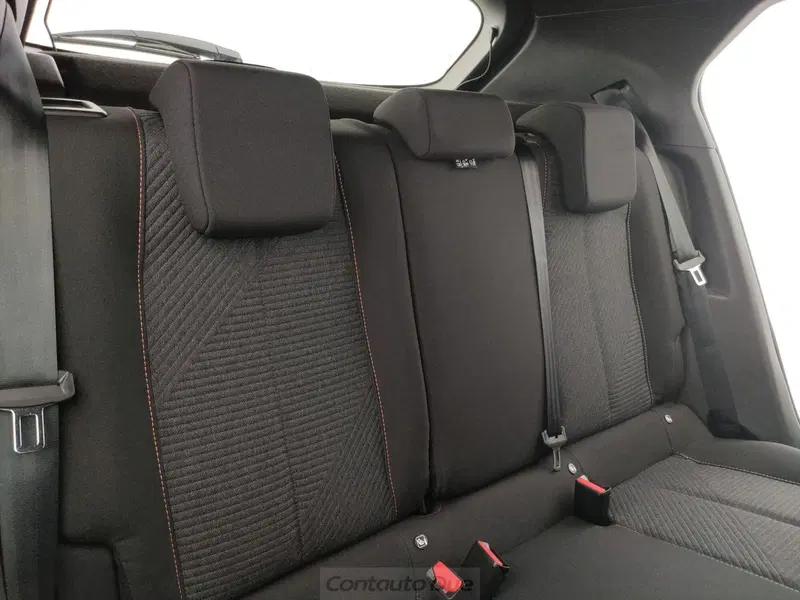 Peugeot 2008 nuova a Caserta (11)