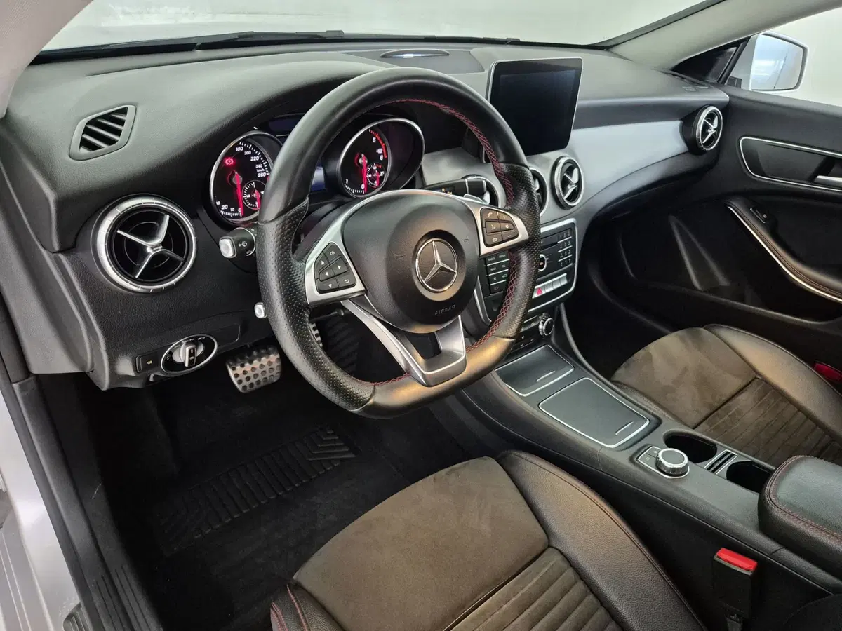 Mercedes-Benz CLA Shooting Brake usata a Alessandria (6)