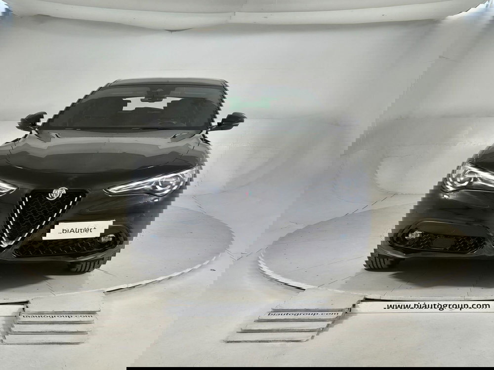 Alfa Romeo Stelvio usata a Torino (2)