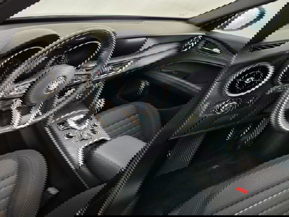 Alfa Romeo Stelvio usata a Torino (6)