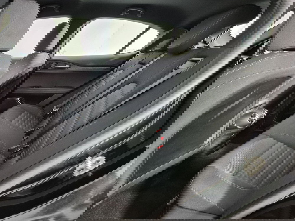 Alfa Romeo Stelvio usata a Torino (7)