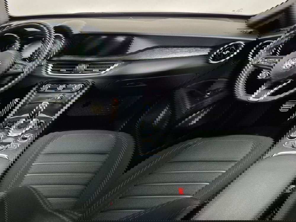 Alfa Romeo Stelvio usata a Torino (8)