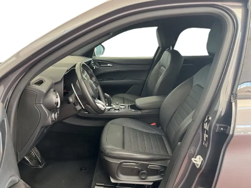 Alfa Romeo Stelvio usata a Torino (10)