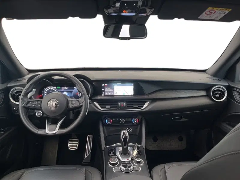 Alfa Romeo Stelvio usata a Torino (11)
