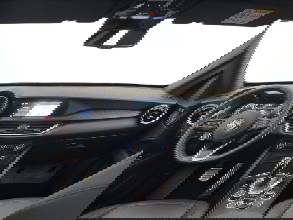 Alfa Romeo Stelvio usata a Torino (11)