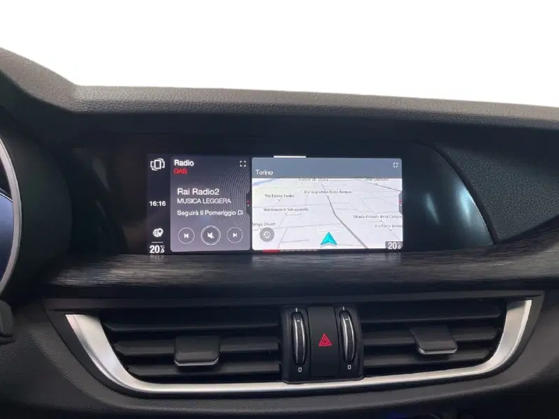 Alfa Romeo Stelvio usata a Torino (13)