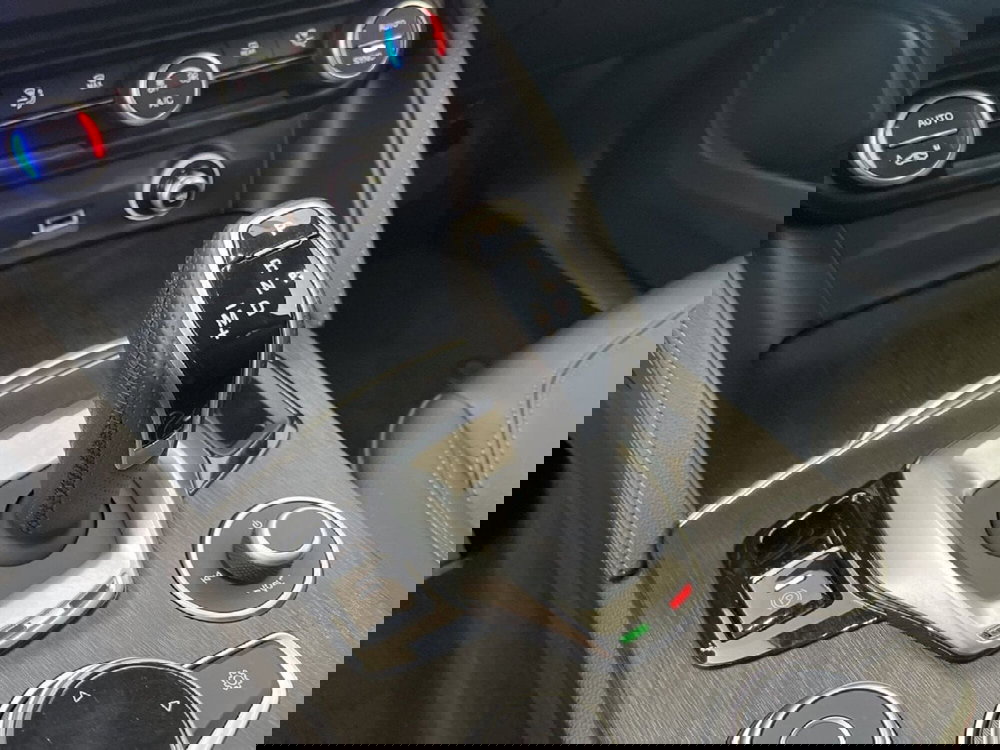 Alfa Romeo Stelvio usata a Torino (15)