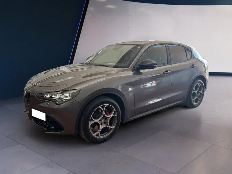 Alfa Romeo Stelvio usata a Torino (3)