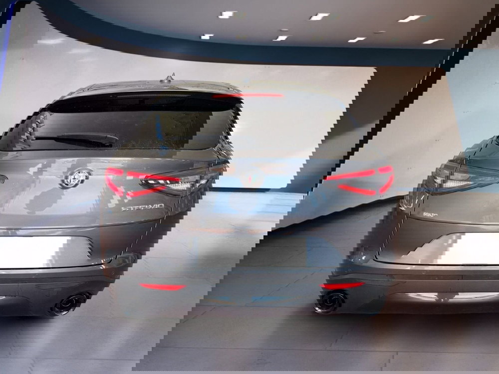 Alfa Romeo Stelvio usata a Torino (5)