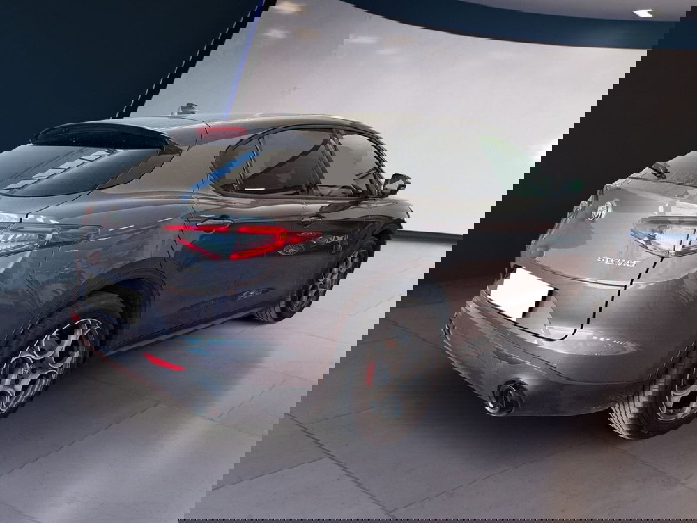 Alfa Romeo Stelvio usata a Torino (6)