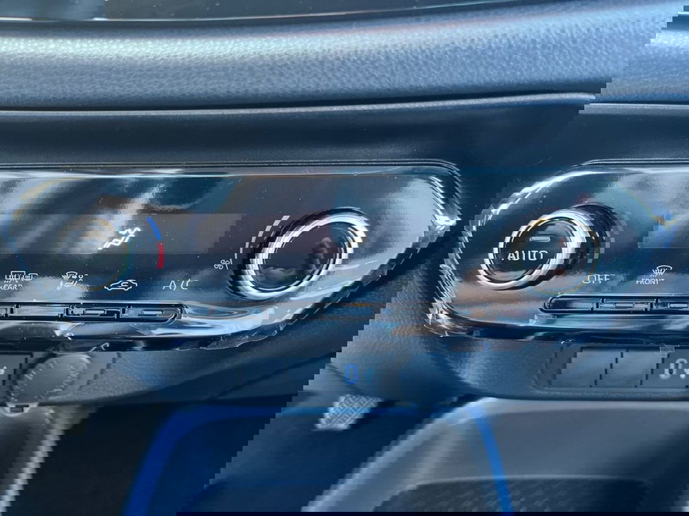 Toyota Aygo X nuova a Ragusa (14)