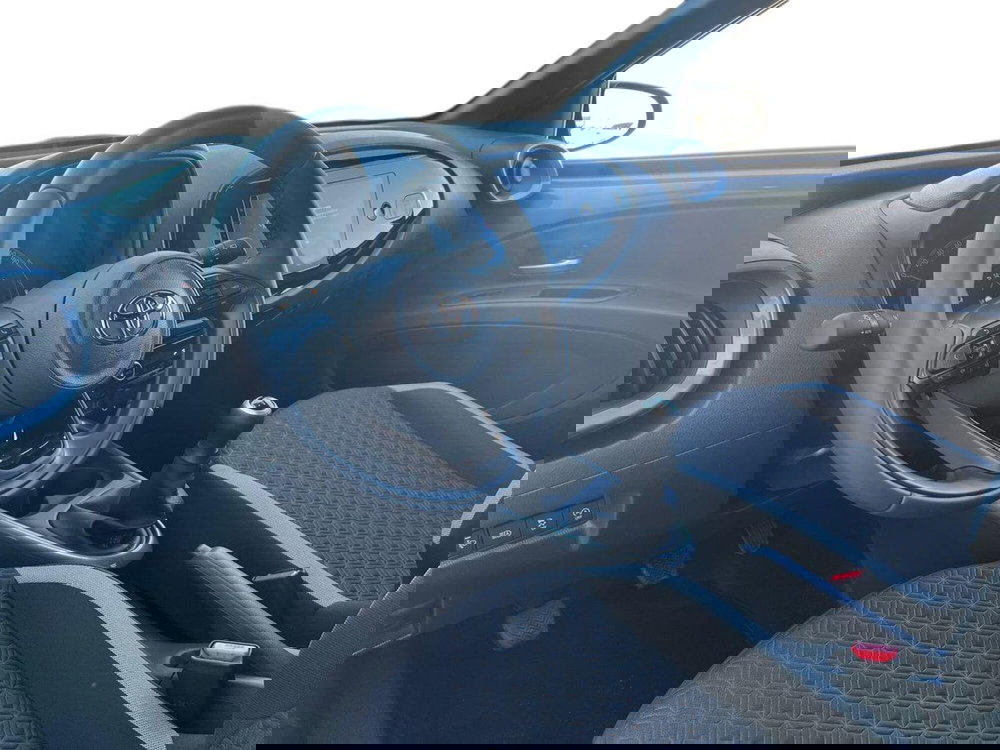 Toyota Aygo X nuova a Ragusa (7)