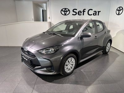 Toyota Yaris 1.5 Hybrid 5 porte Energy nuova a Milano