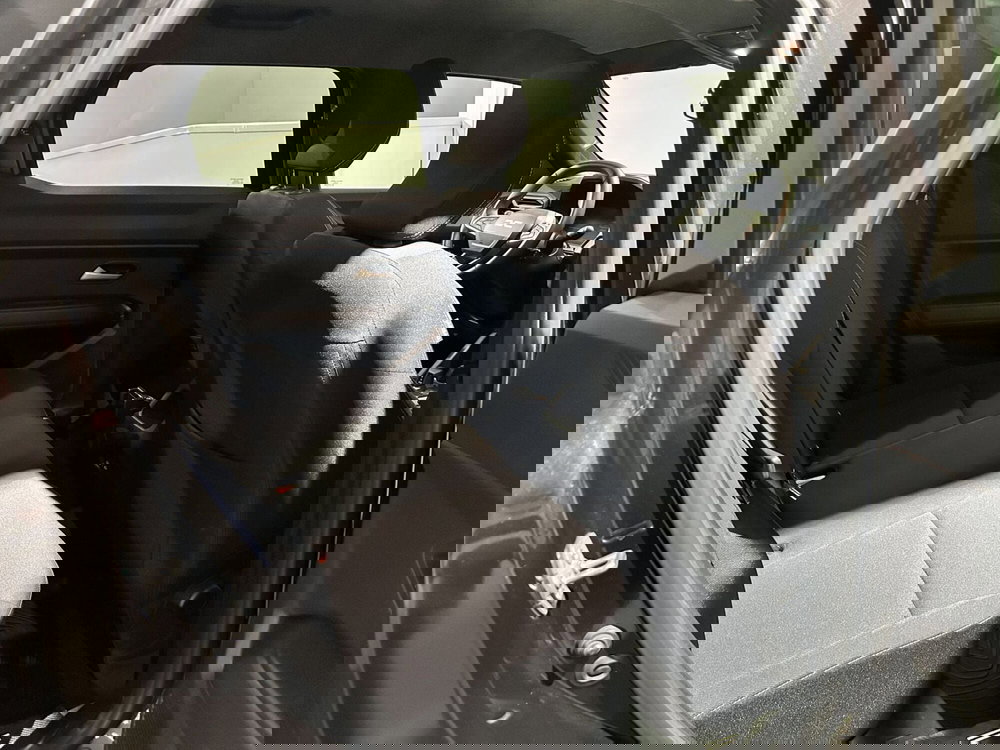 Dacia Duster usata a Milano (13)