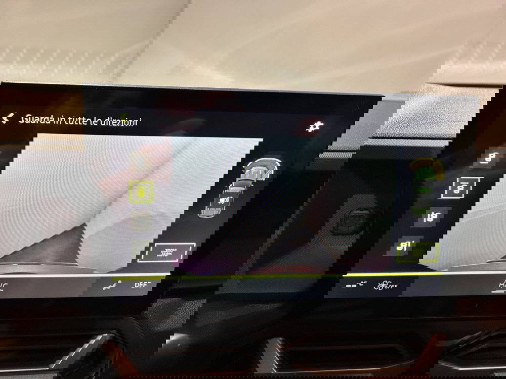 Dacia Duster usata a Milano (17)