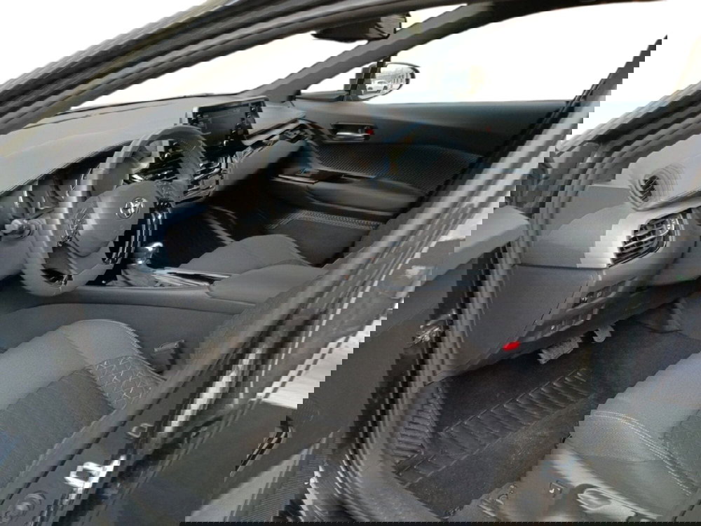 Toyota Toyota C-HR usata a Milano (16)