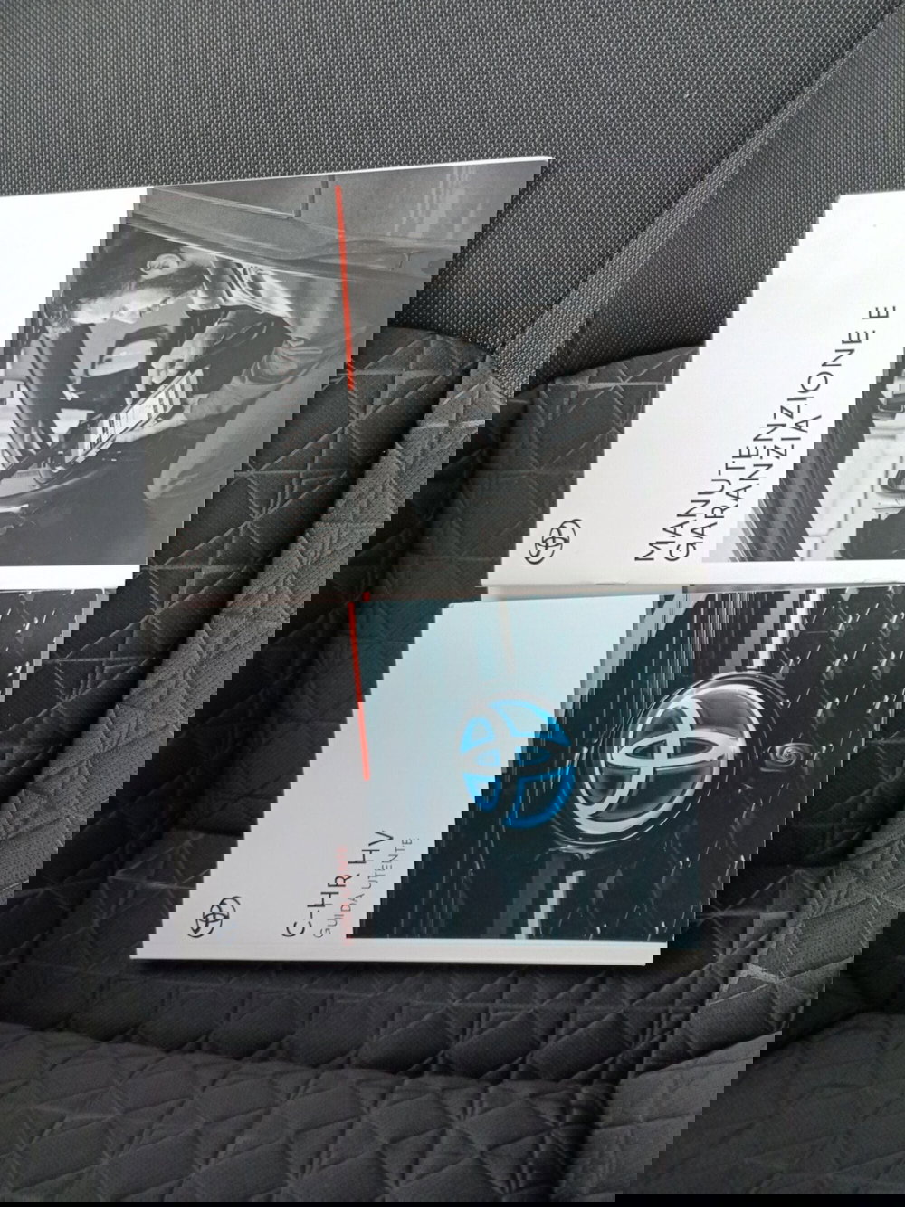 Toyota Toyota C-HR usata a Milano (19)