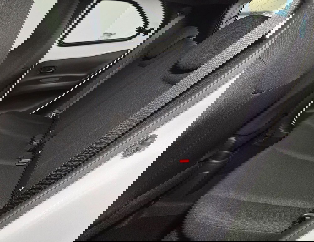 Toyota Aygo X nuova a Pavia (6)