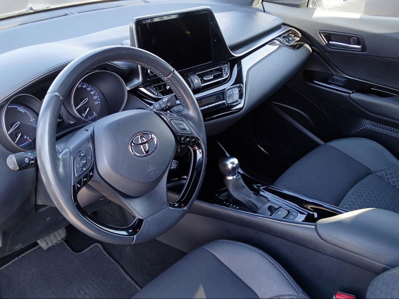 Toyota Toyota C-HR usata a Livorno (13)