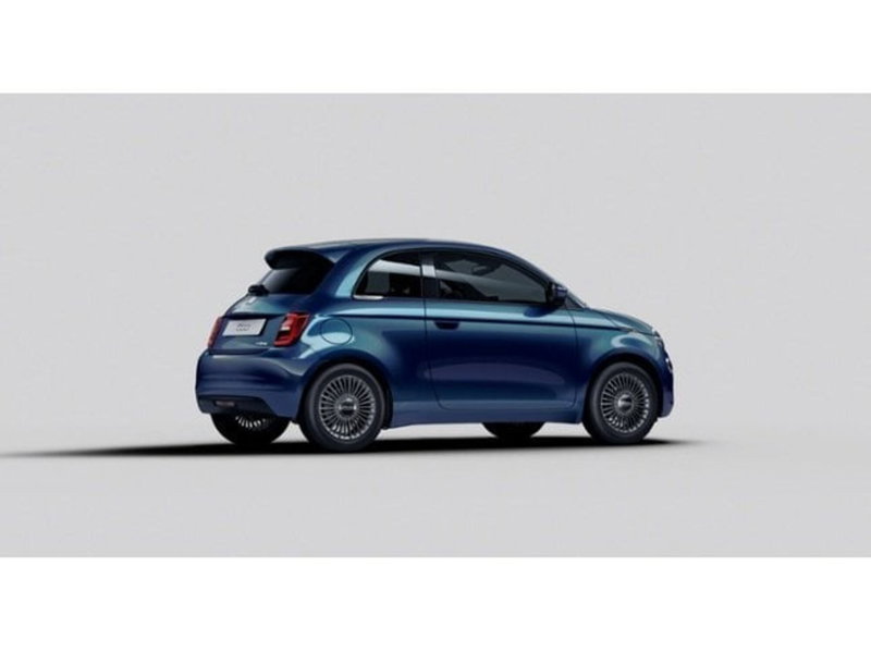 Fiat 500 nuova a Livorno (2)