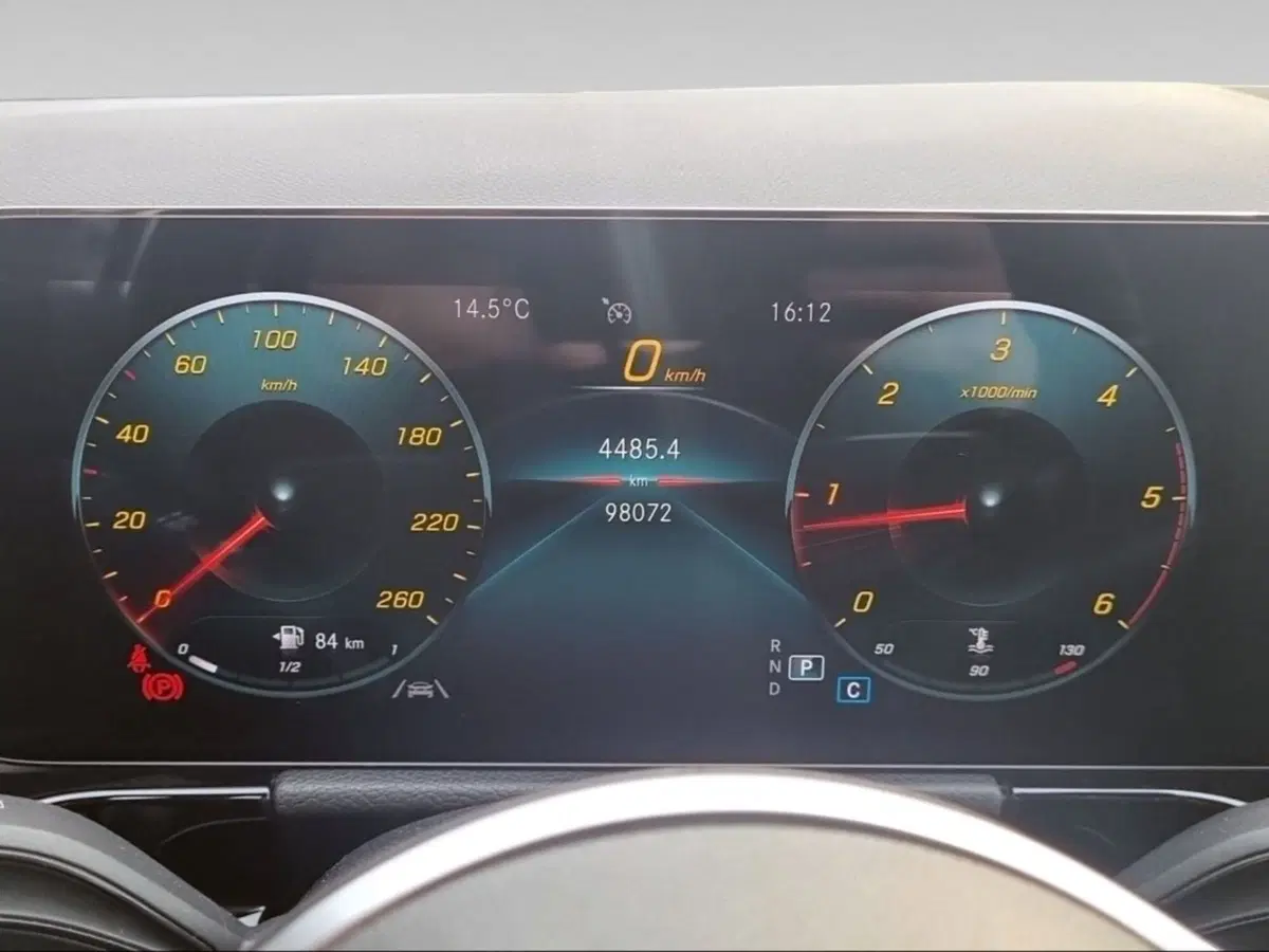 Mercedes-Benz GLA SUV usata a Pisa (7)