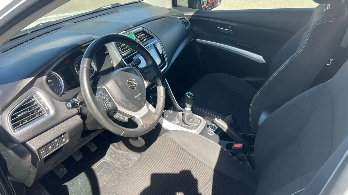 Suzuki S-Cross usata a Alessandria (12)