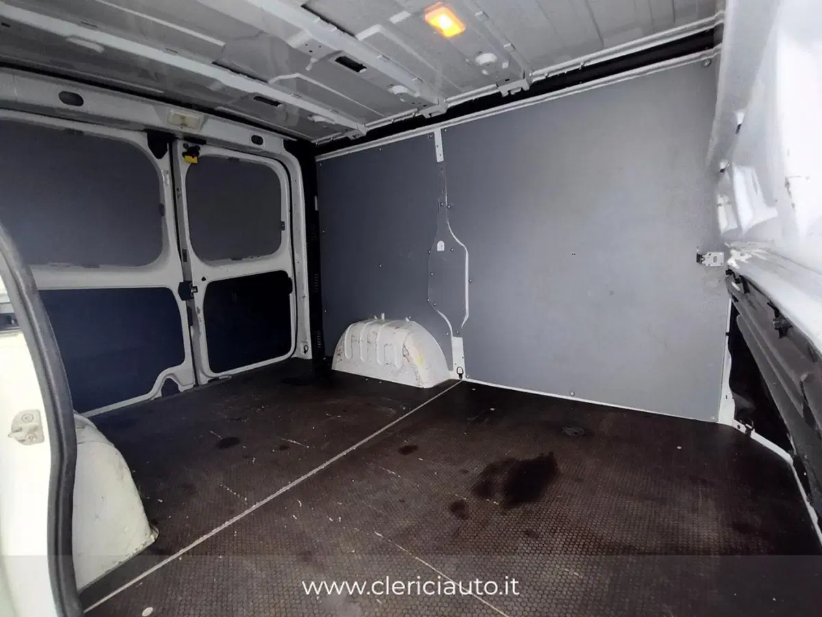 Opel Vivaro Furgone usata a Como (4)