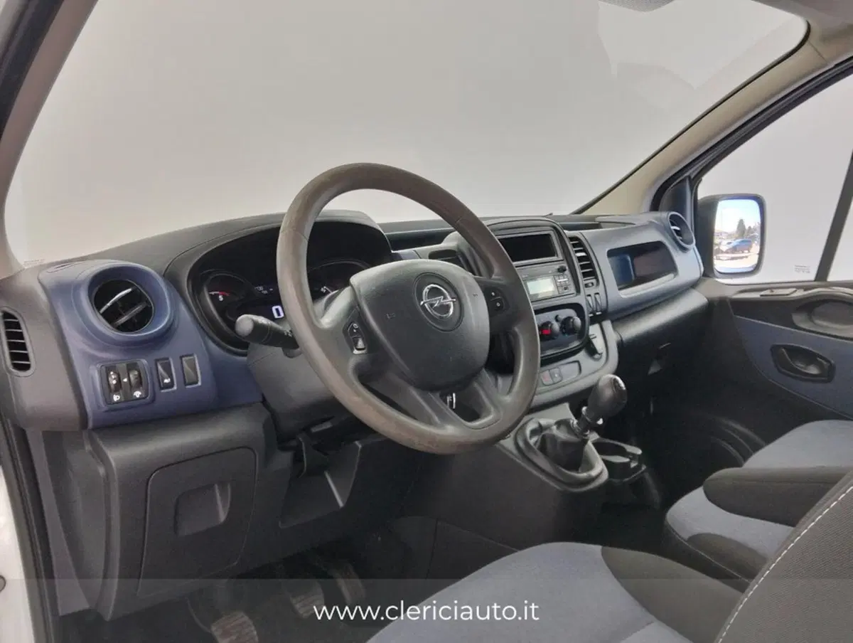 Opel Vivaro Furgone usata a Como (8)