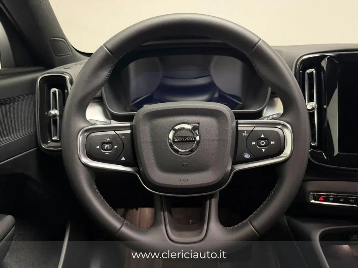 Volvo XC40 usata a Como (11)