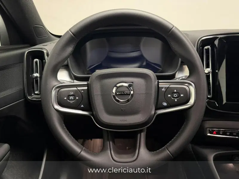 Volvo XC40 usata a Como (11)