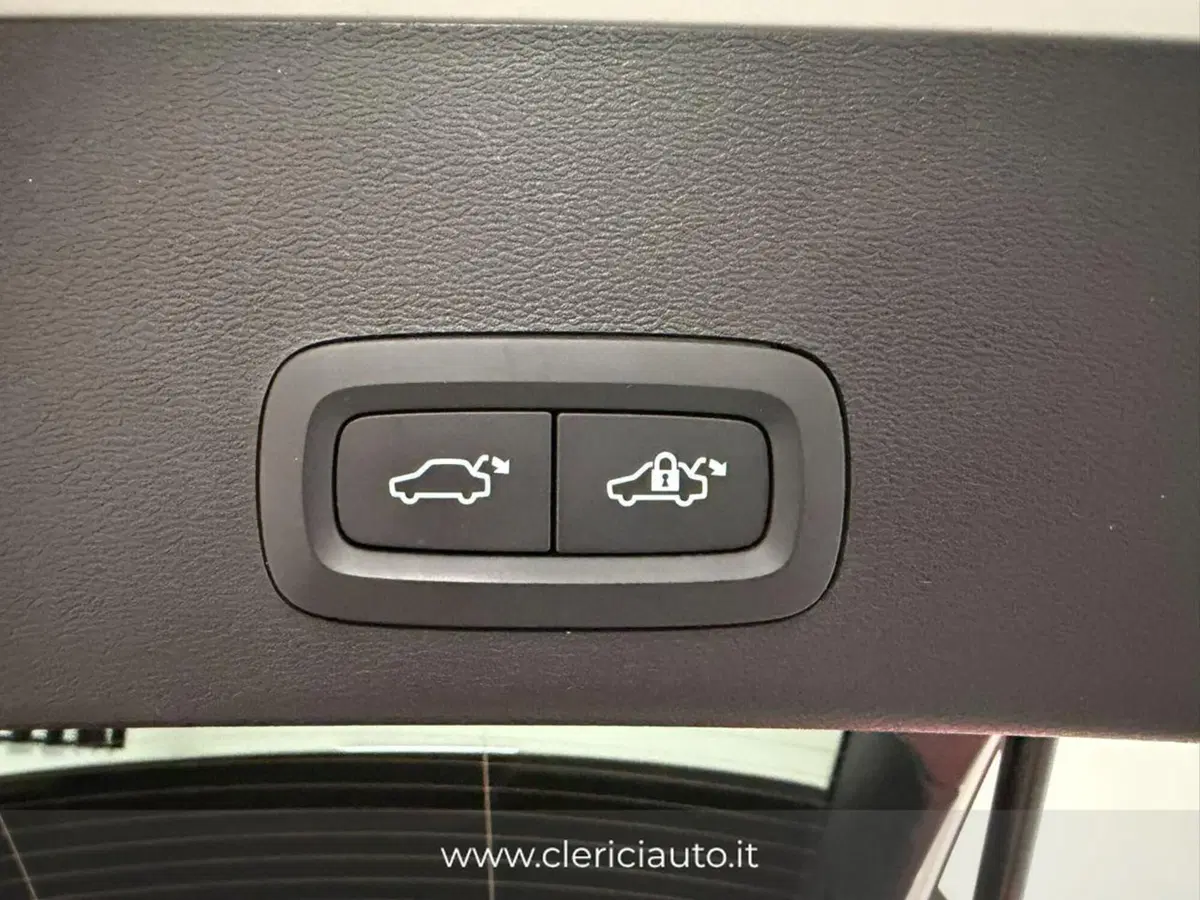 Volvo XC40 usata a Como (18)