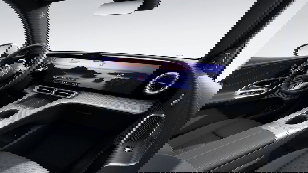 Mercedes-Benz GLC nuova a Pescara (11)