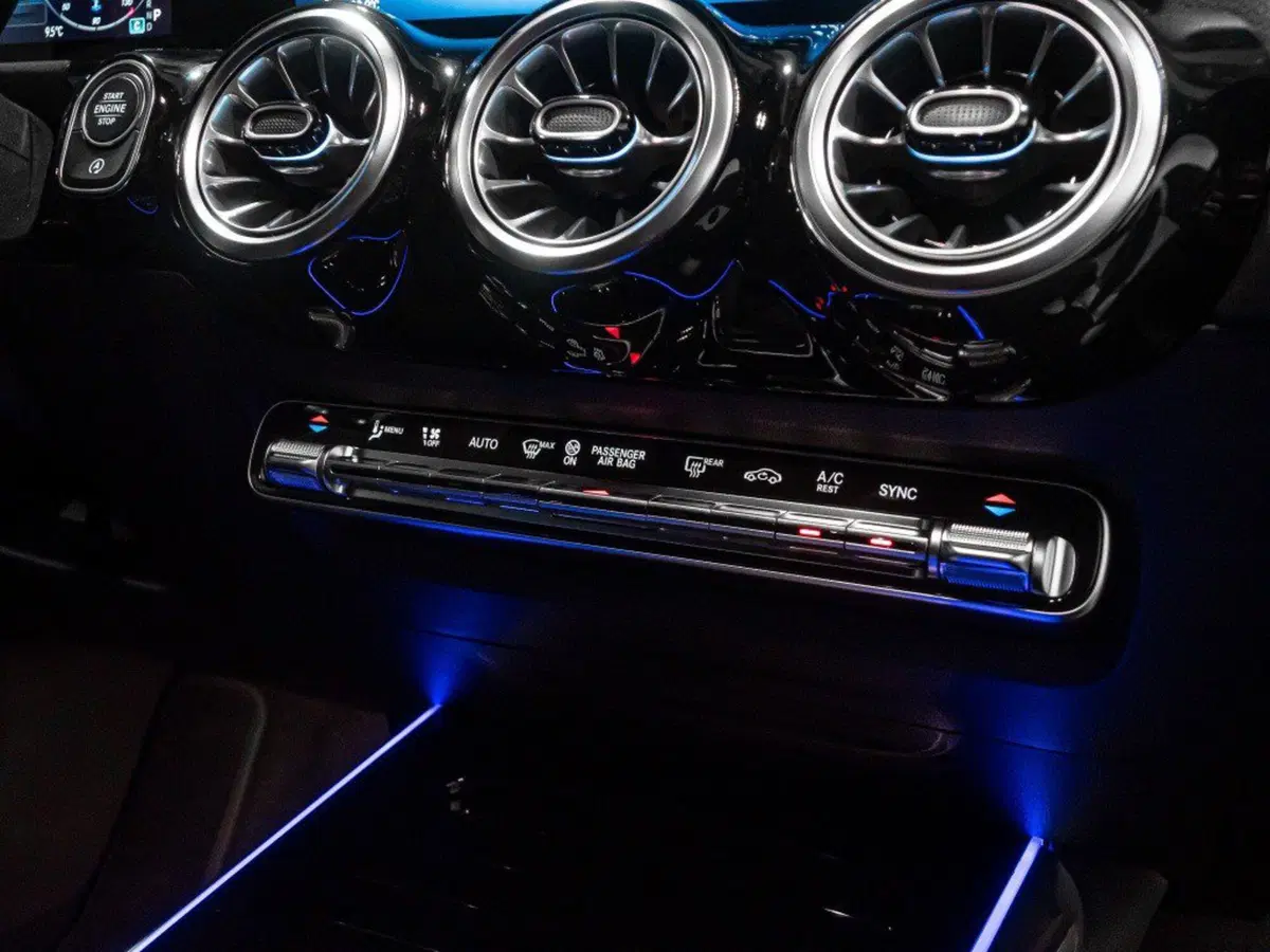 Mercedes-Benz GLA SUV nuova a Ancona (20)