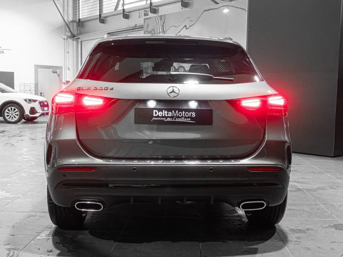 Mercedes-Benz GLA SUV nuova a Ancona (3)
