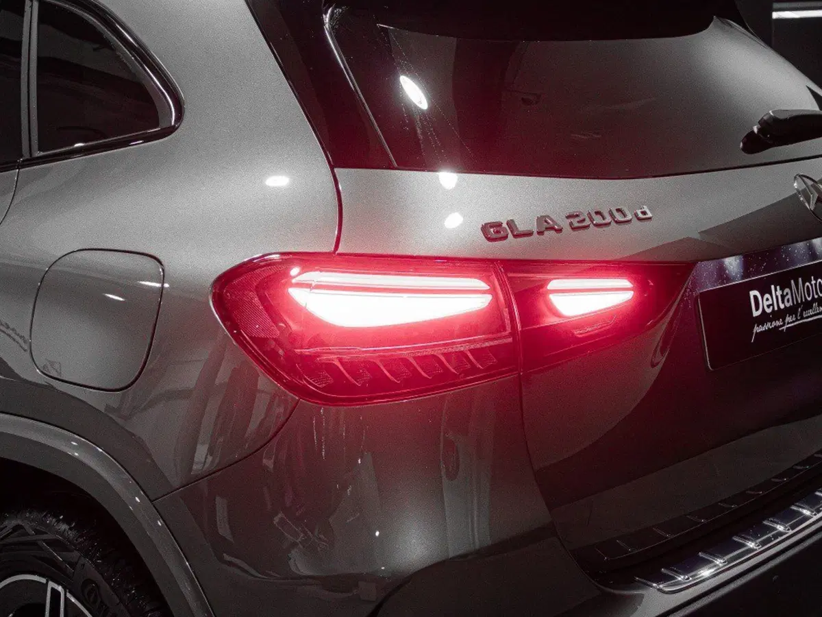 Mercedes-Benz GLA SUV nuova a Ancona (8)