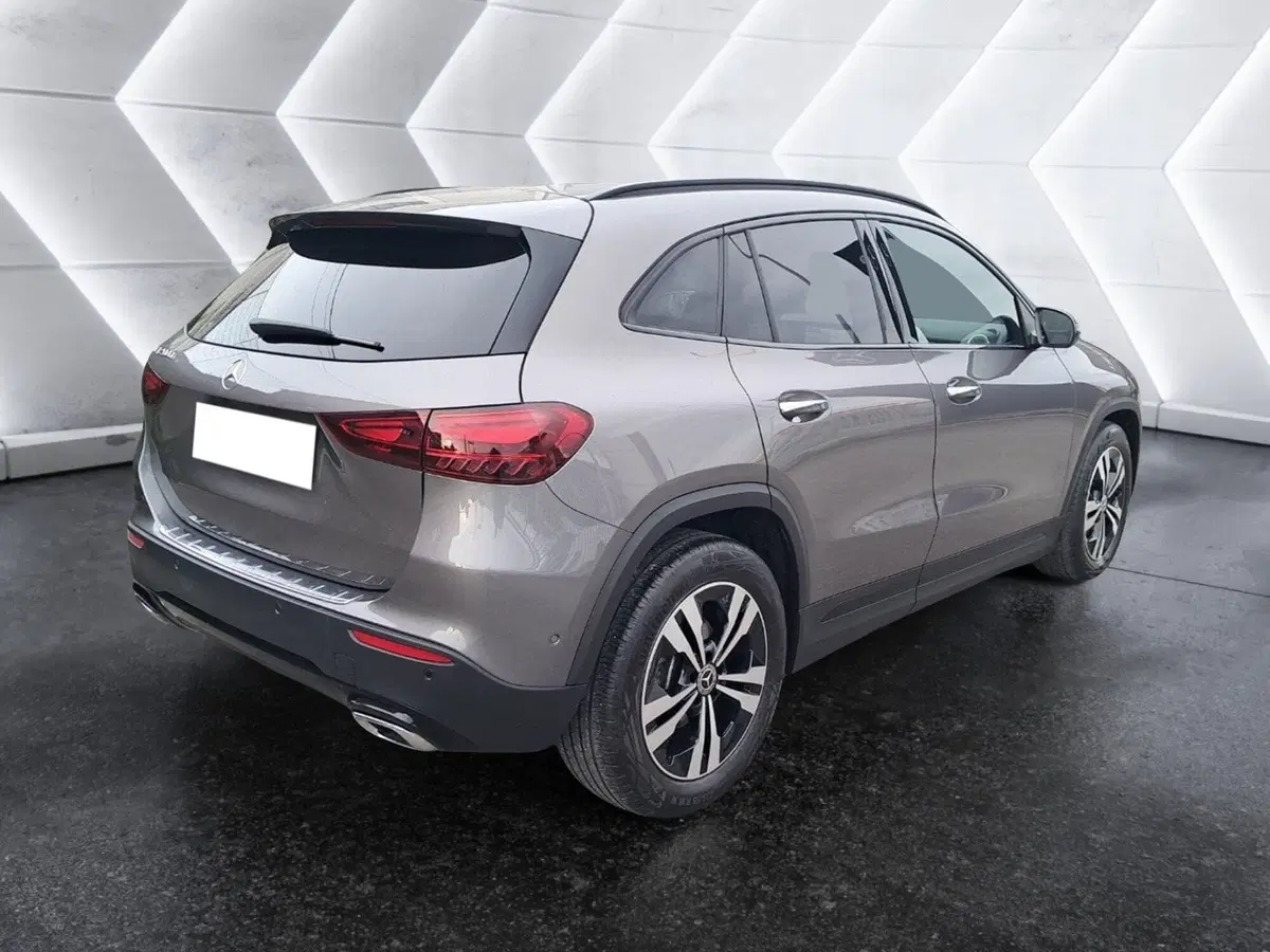 Mercedes-Benz GLA SUV usata a Salerno (5)