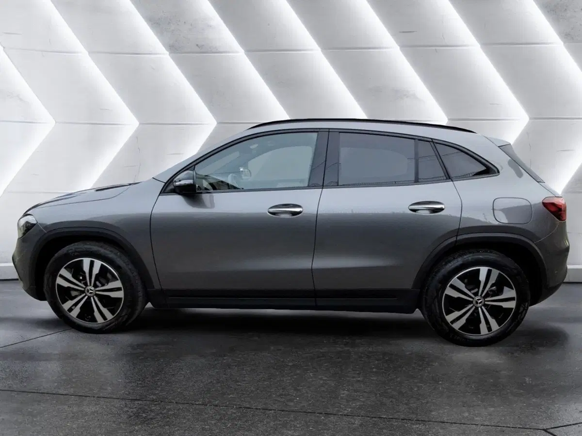 Mercedes-Benz GLA SUV usata a Salerno (7)