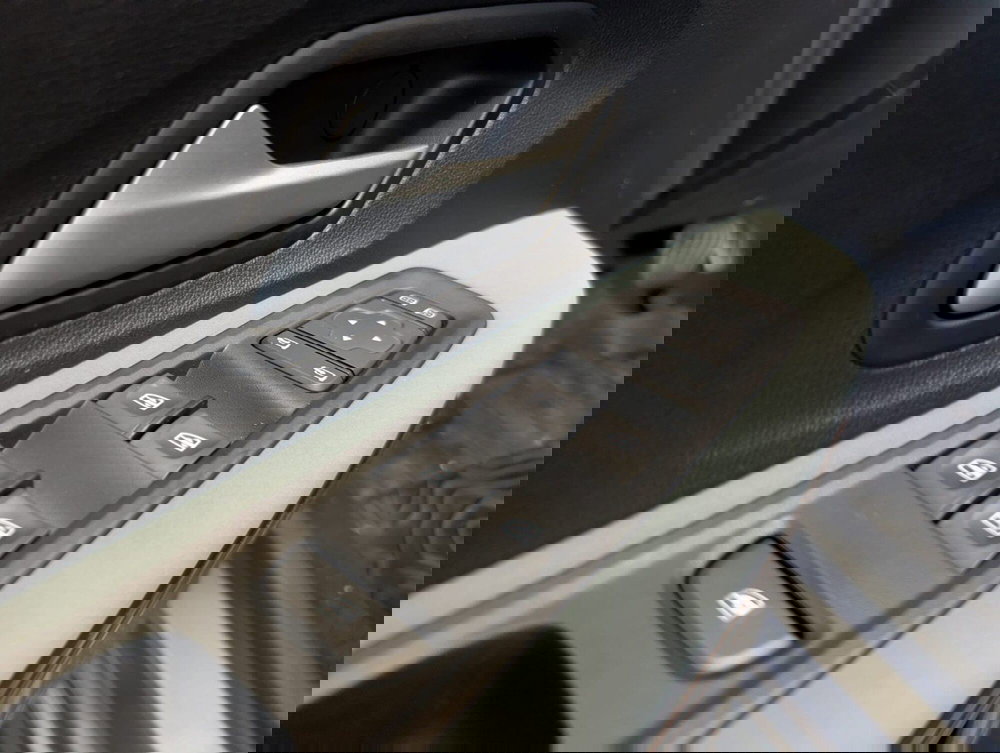 Dacia Jogger nuova a Pavia (14)