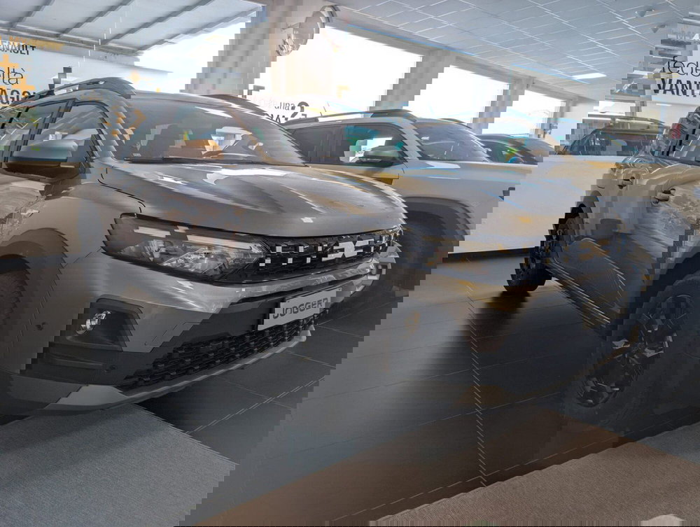 Dacia Jogger nuova a Pavia (19)