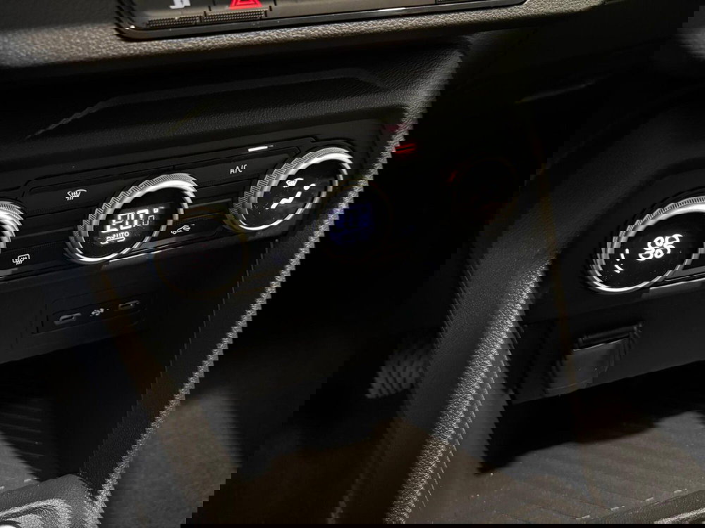 Dacia Jogger nuova a Pavia (8)